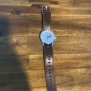 Nixon sentry leather watch